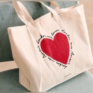 Chic Sezane Heart Canvas Tote NWOT 🎄🎄❤️❤️